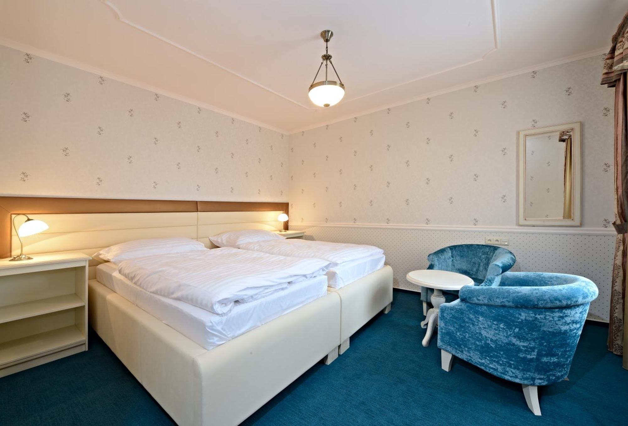 Hotel Gold Chotoviny ภายนอก รูปภาพ